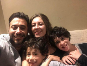 احمد السعدني مع زوجته واولاده